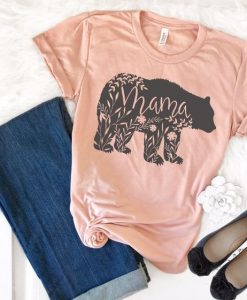 This beautiful Mama Bear T-Shirt DV01