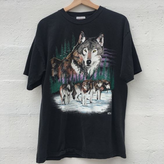 Wild Wear wolf pack T-shirt AV01