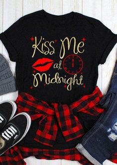 Kiss Me At Midnight Tshirt EL29J0